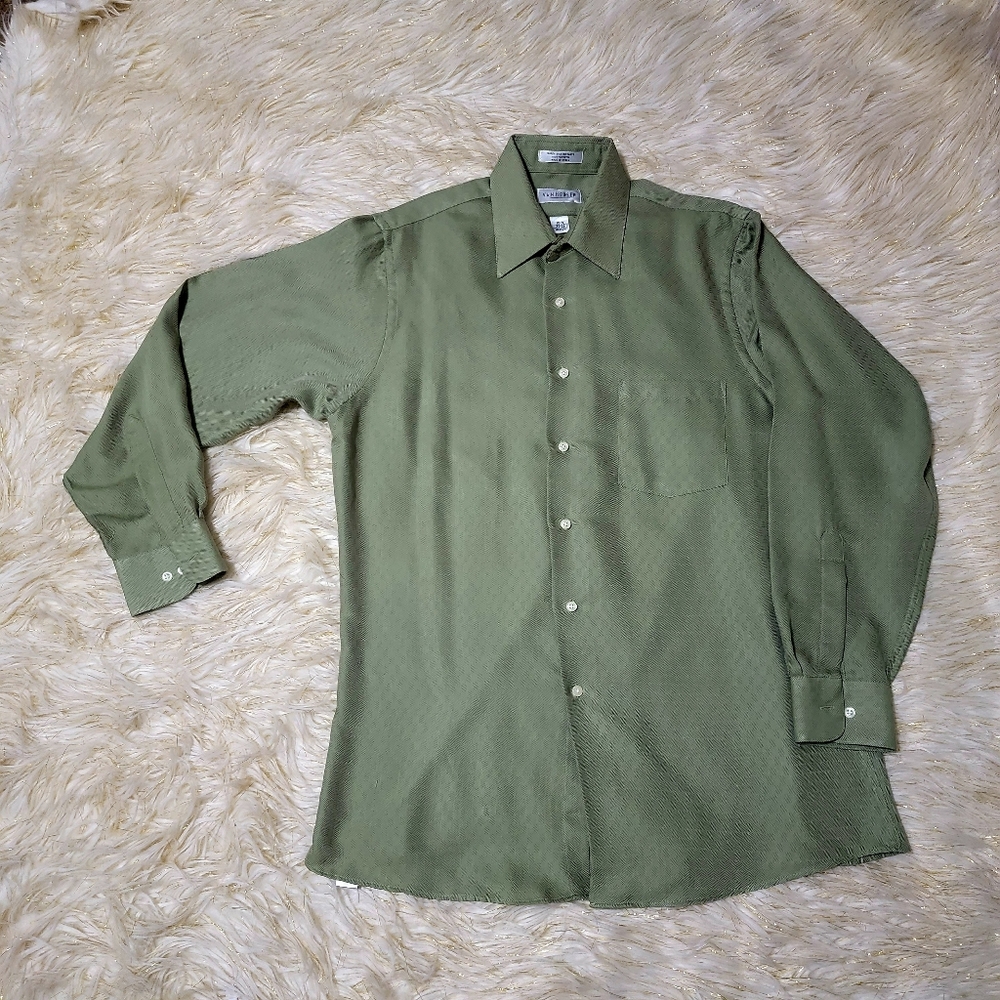 Van heusen super silk button down dress shirt